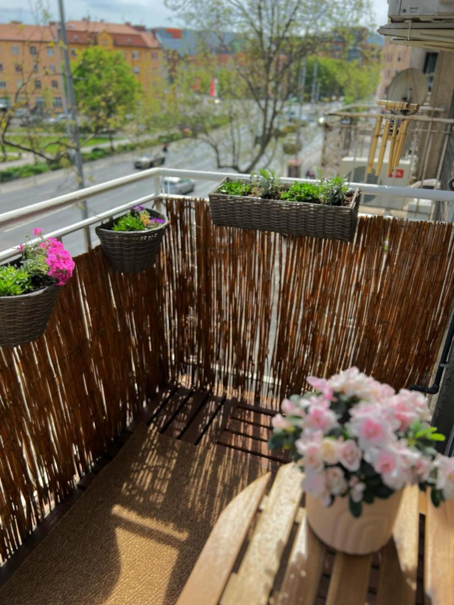 West Budapest Apartman Exterior photo